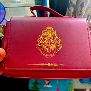 Harry Potter Hogwarts Crossbody bag.